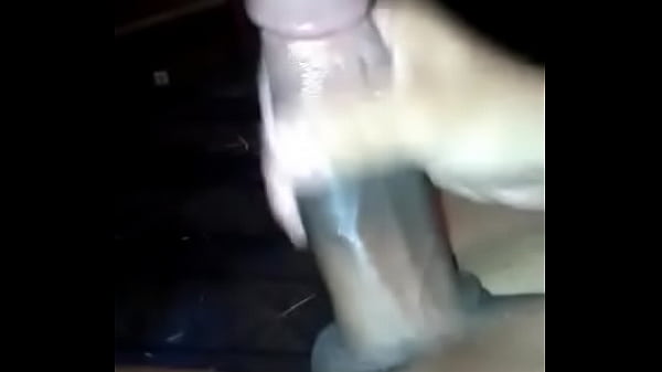 Sozinho em casa tocando umazinha