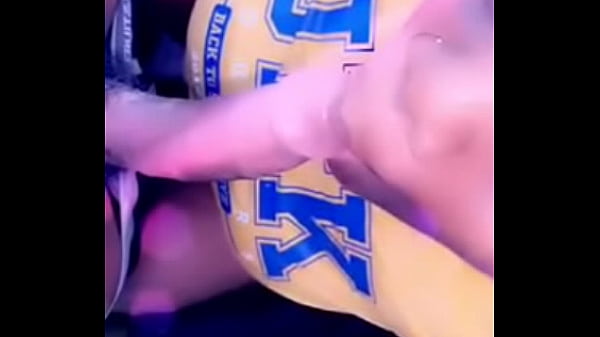 Givingmy man_head because he_deservesit