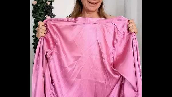 Nonton Granny Is Waiting For You With Inscriptions On Her Body For Hot Fuck And Blowjob. thumbnail