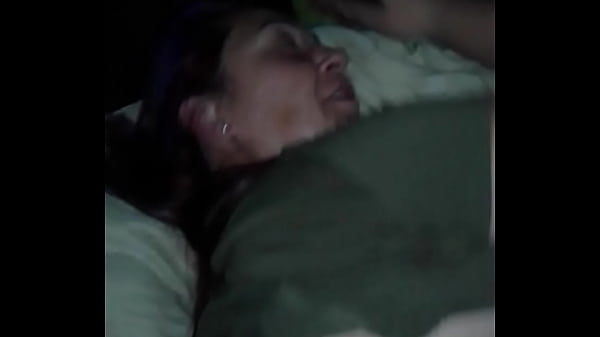 Play MP4 - la amiga de mi mujer es muy puta