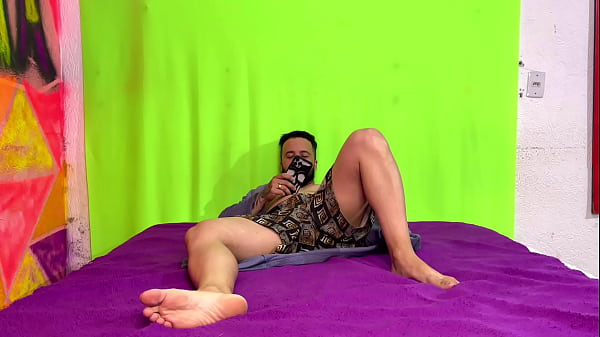 Nonton Nosso Meio-irm&atilde;o Deitado Jogando V&iacute;deo-gamer Nos Duas Fomos Chupar Aquele Rola Grossa E Gostosa Dele (ele N&atilde;o Resistiu A Nossa Chupada Gostosa ) thumbnail