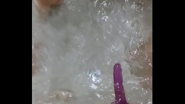 Play MP4 - Katie learned that jetted tubs get her off