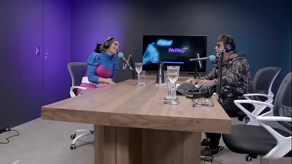 Nonton Fernanda Lacerda (mendigata) Participando Do Podcast Papagaio Falante thumbnail