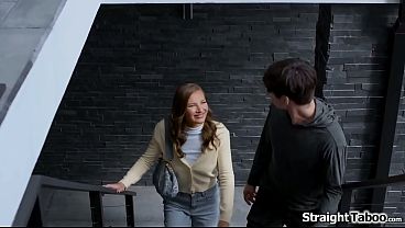 Nonton Brunette Jewel Diamants Cover Is Blown When Her Bfs Stepdad Recognizes Her.he Gives Her The Option To Let Him Fuck Her Or He Will Spill The Secret thumbnail