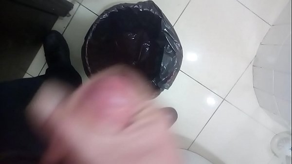 Play MP4 - pajilla en servicios del bar