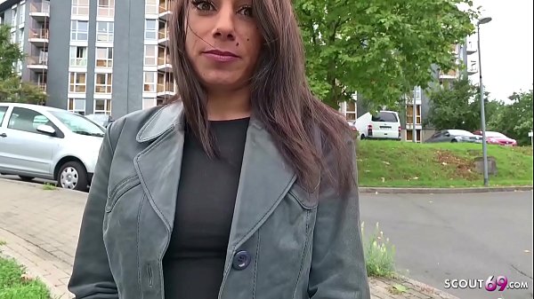 Play MP4 - GERMAN SCOUT - TEENY BONNIE BEI SPONTAN CASTING GEFICKT