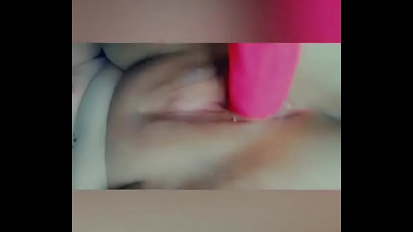 Using toys to fuck myself 