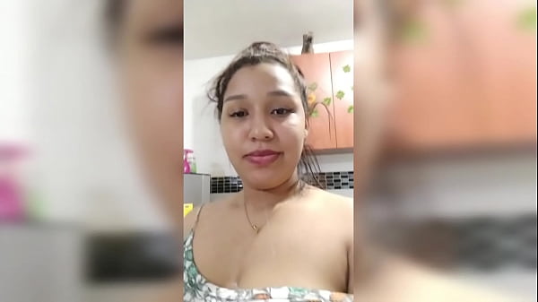 Colombiana la_contraté para hacer el_aseo en_la casa_y terminé follandola lobueno de contratar mujeres parahacer aseo es que te lapuedes_follar