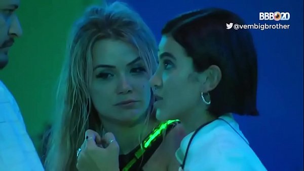 Manu_Gavassi_comendo_o cu do_pombo correio aovivo