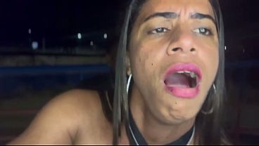 COMI ESSA GOSTOSA EM CIMA DA PASSARELA