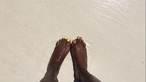 Nonton Water Over Her Feet thumbnail