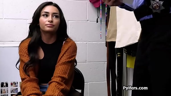 Nonton Sexy Thief Vanessa Fucked For Avoiding Jail Time thumbnail