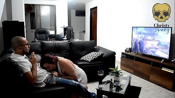 My boyfriend plays ps4 and i play with his dick 