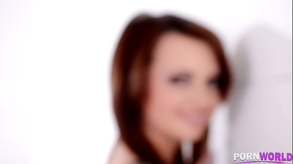 Nonton Solo Vibes - A Pleasureful Date With Her Pink thumbnail