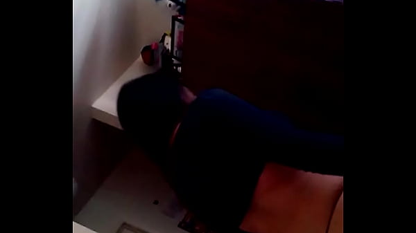 Cojiendo mientras ve porno 