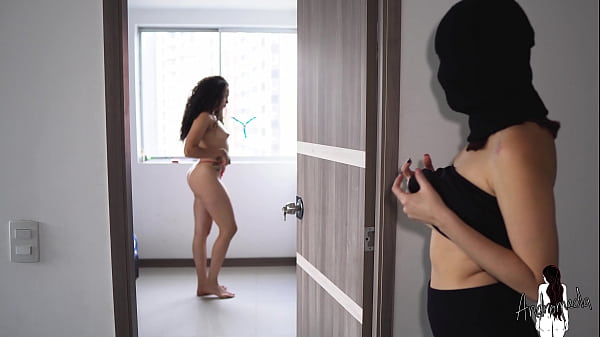 Nonton Buglar Breaks Into My House, Watch Me Getting Naked And Decide To Fuck Me Hard thumbnail