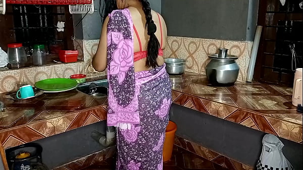 Play MP4 - साड़ी वाली जवान कामवाली बाई को किचन पर चूत चुदाई की