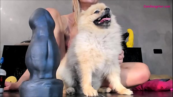 Hot teenie wrecks her lovely butt with a huge plug *** on