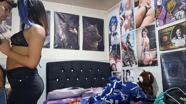 Play MP4 - Ni&ntilde;a Jovencita es tan puta arrecha que se escapa de su casa estando castigada para recibir Chimbo y una buena culiada&excl;