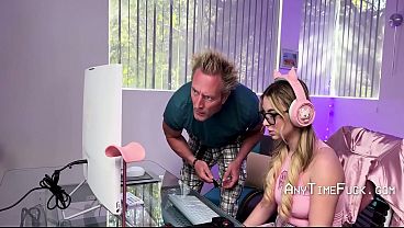 Teen fakes computer glitch to manipulate step uncle