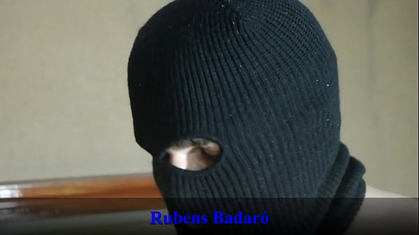 O enteado chamou o vizinho neg&atilde;o e juntos fodem sua madrasta (VIDEO COMPLETO NO RED/SHEER) 