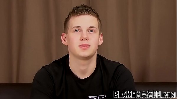 Play MP4 - Handsome young Brit Ryan Days shows off his jerk off skills