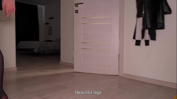 First date with horny brunette turns into deep pussy pounding and cum explosion