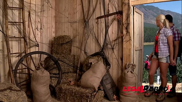 Nonton Leggy Babe Blanche Bradburry Fucked Real Hard & Deep In Secluded Alpine Hut Gp724 thumbnail