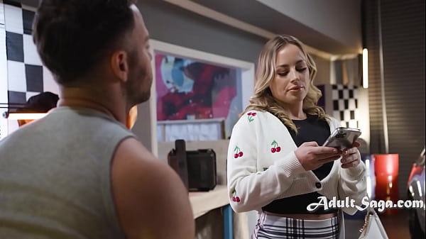 Preppy PAWG Tries_Getting_Dirty With Car Mechanic_Anna Claire Clouds