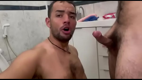 Casado Minha Vizinha Tomou Banho Comigo E Me Fez Gozar thumbnail