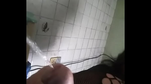 Whore peeing 
