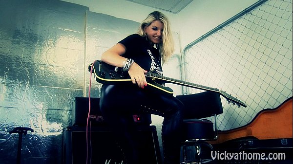 Cover My Big Tits in_Jizz! MILF Vicky_Vette!