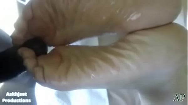 Play MP4 - Labutee Givez Me A Footjob & I Fuck Her Oily Wrinkled Solez &lpar;Preview&rpar;