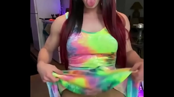 Sexy CD shows off huge cock