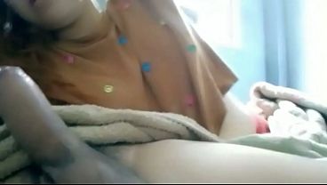 Que rico lo chupa esta flaquita putita 