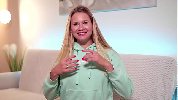 Nonton Blonde Cums From A Vibrator On Broadcast thumbnail