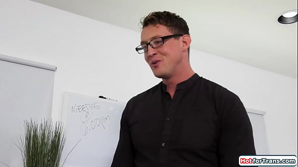 Play MP4 - Guy anal by transgender boss Nadia Love