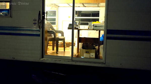 Nonton Tresspasser Caught! Hot Slut Sucks Her Way Out Of Trouble thumbnail