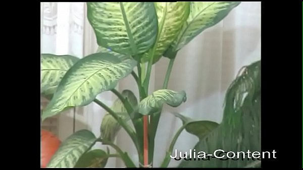 Play MP4 - Chubby mature cleaning lady makes her first amateur video