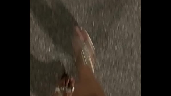 Play MP4 - Bobbi Jo and her beautiful feet