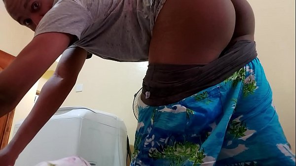 Hidden Camera Gets Me Wet thumbnail