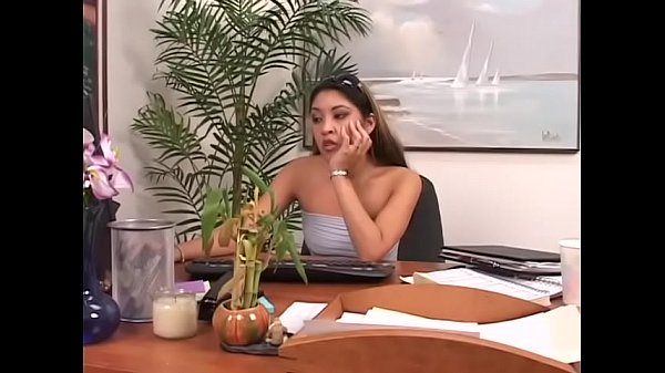 Play MP4 - Japanese brunette Nautica Thorn known how to give pleasure to her boss