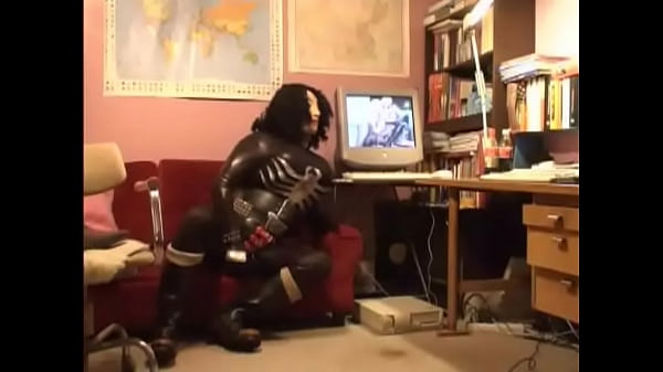 WebslutInRubberBoots