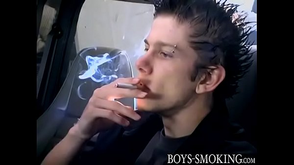 Play MP4 - Freaky cutie Ian Madrox enjoys a cigar and a nice wank