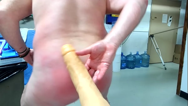 I am Horny and want to bang my butthole again and again 