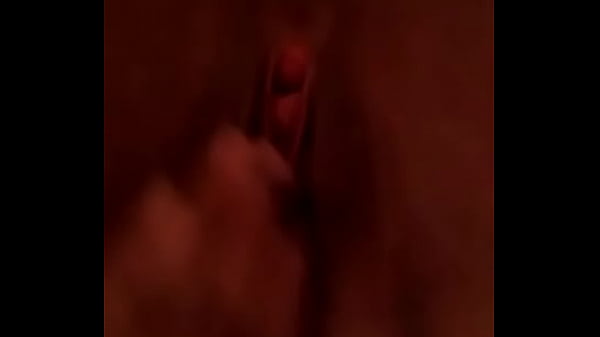 Natali otra vez masturbándose