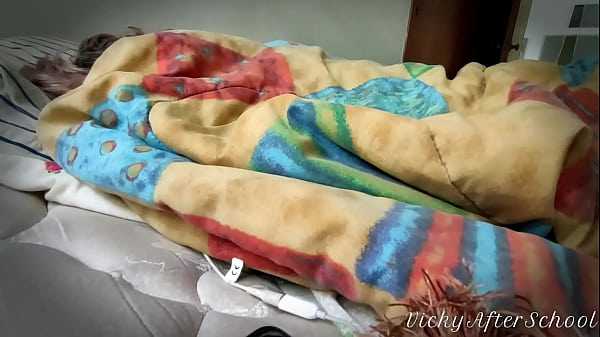 Play MP4 - Shaking loud moaning orgasm beneath blankets