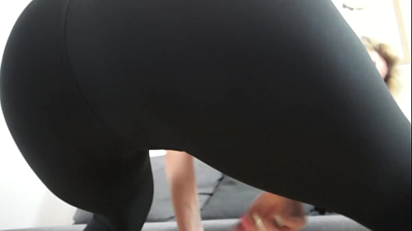 Curvy Ass Shaking And Pov Face Sitting In Black Leggins And Shiny Spandex Leggins thumbnail