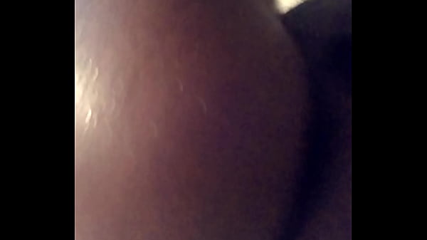 My girlfriend La Nefertiti Perkins loves_shaking her wet ass_and playing water sports