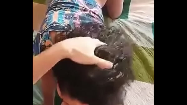 Play MP4 - PRIMA PAGANDO UM BOQUETE GOSTOSO